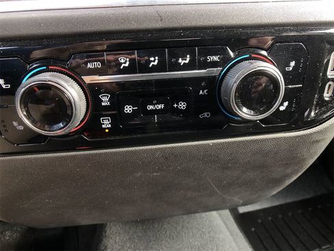 Used 2022 Chevrolet Silverado 1500 LT image 18