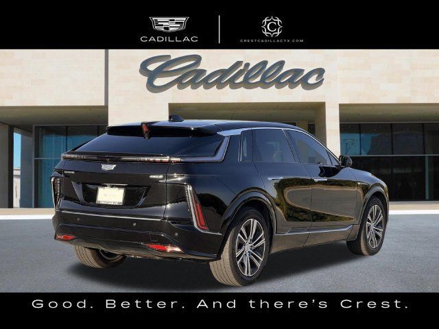 Certified 2025 Cadillac Lyriq Luxury w/ LPO, Floor Liner Package RWD image 3