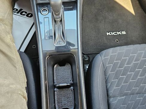 Used 2021 Nissan Kicks SV FWD image 17
