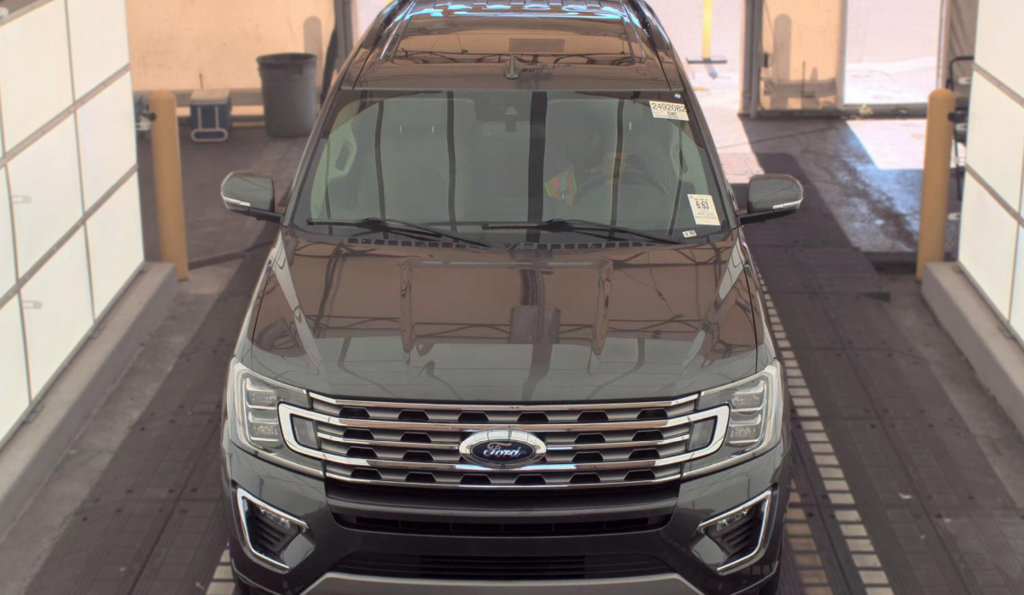 Used 2021 Ford Expedition Limited AWD/4WD image 3