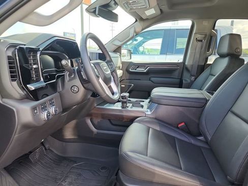 Used 2023 GMC Sierra 1500 SLT w/ SLT Convenience Package AWD/4WD image 13