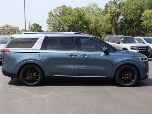 Used 2023 Kia Carnival SX Prestige FWD image 10