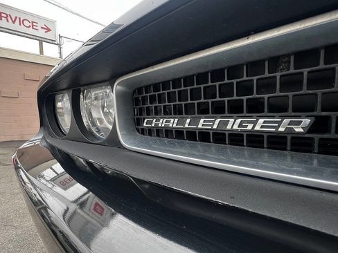 Used 2013 Dodge Challenger SXT image 35