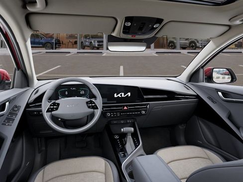 New 2025 Kia Niro SX image 14
