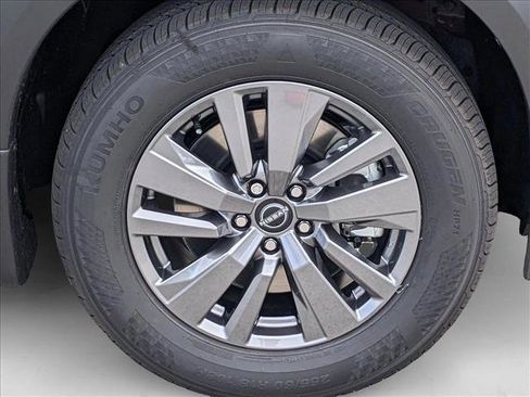 New 2025 Nissan Pathfinder SV image 9