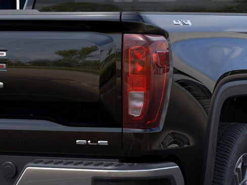 New 2026 GMC Sierra 1500 SLE image 11