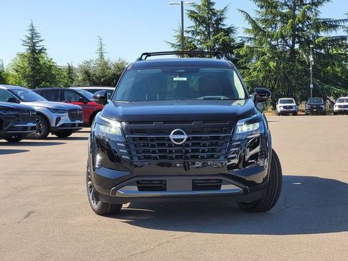 New 2026 Nissan Pathfinder Platinum AWD/4WD image 3