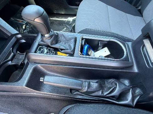 Used 2021 Toyota Tacoma TRD Off-Road w/ Technology Package AWD/4WD image 13