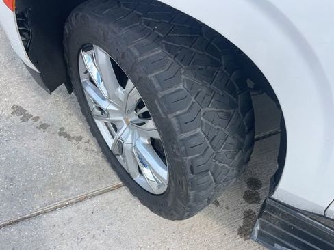 Used 2023 Chevrolet Suburban High Country w/ LPO, Illumination Package image 17