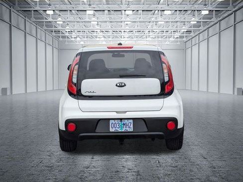 Used 2018 Kia Soul FWD image 4