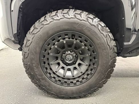 Certified 2026 Toyota Tacoma SR5 AWD/4WD image 19