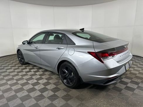 Used 2023 Hyundai Elantra SEL image 5