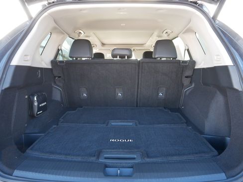 Certified 2022 Nissan Rogue SL w/ SL Premium Package image 18