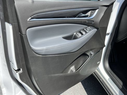 Used 2024 Buick Enclave Premium FWD image 8