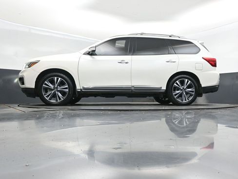 Used 2019 Nissan Pathfinder Platinum image 39