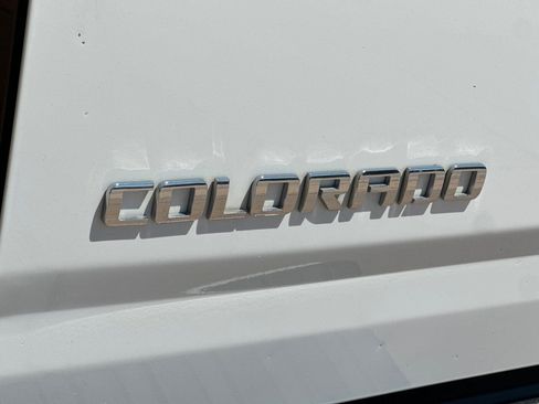 Used 2018 Chevrolet Colorado Z71 AWD/4WD image 33