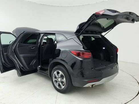 Used 2025 Chevrolet Blazer LT FWD image 11