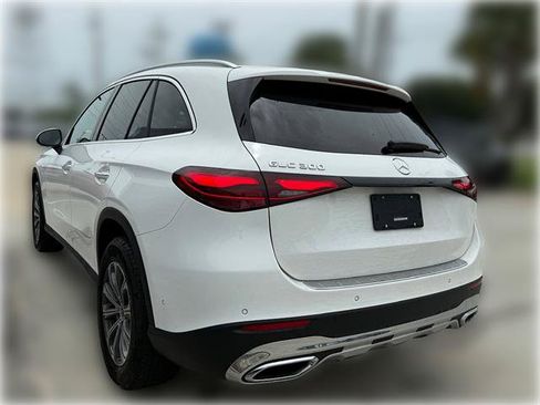 Used 2025 Mercedes-Benz GLC 300 image 6