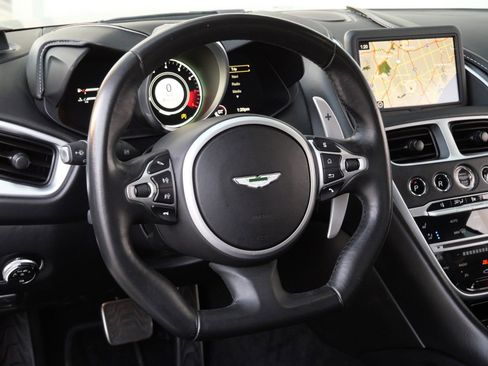 Used 2019 Aston Martin DBS Superleggera image 11