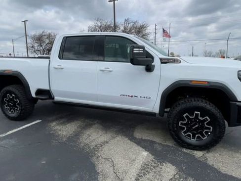 Used 2026 GMC Sierra 2500 AT4X AWD/4WD image 3