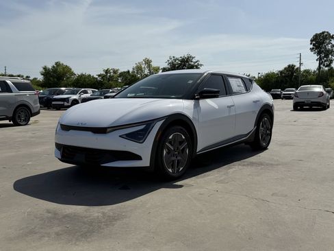 New 2026 Kia EV6 Light RWD image 7