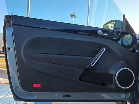 Used 2019 Volkswagen Beetle 2.0T S image 14