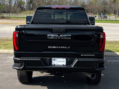 Used 2025 GMC Sierra 2500 Denali Ultimate image 6