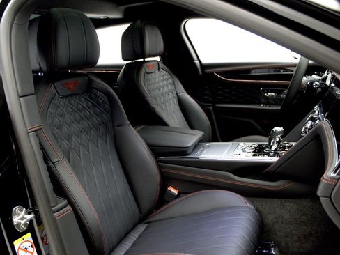 Used 2022 Bentley Flying Spur V8 AWD/4WD image 7
