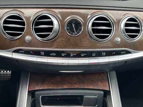 Used 2019 Mercedes-Benz S 560 Sedan image 30