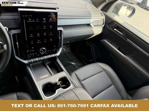 Used 2025 GMC Acadia Elevation w/ Elevation Premium Package image 25