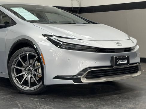 Used 2024 Toyota Prius Prime FWD image 2