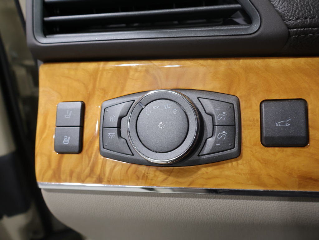 Used 2015 Lincoln MKX AWD w/ Equipment Group 101A image 32
