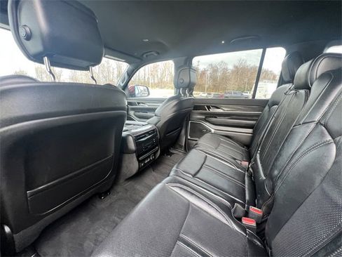 Used 2022 Jeep Wagoneer Series III image 23