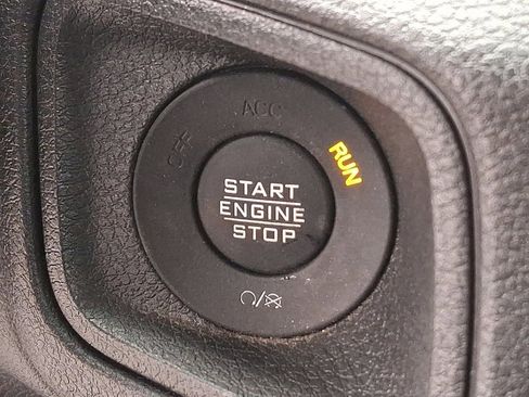 Used 2024 Jeep Wrangler Unlimited w/ Convenience Group image 23