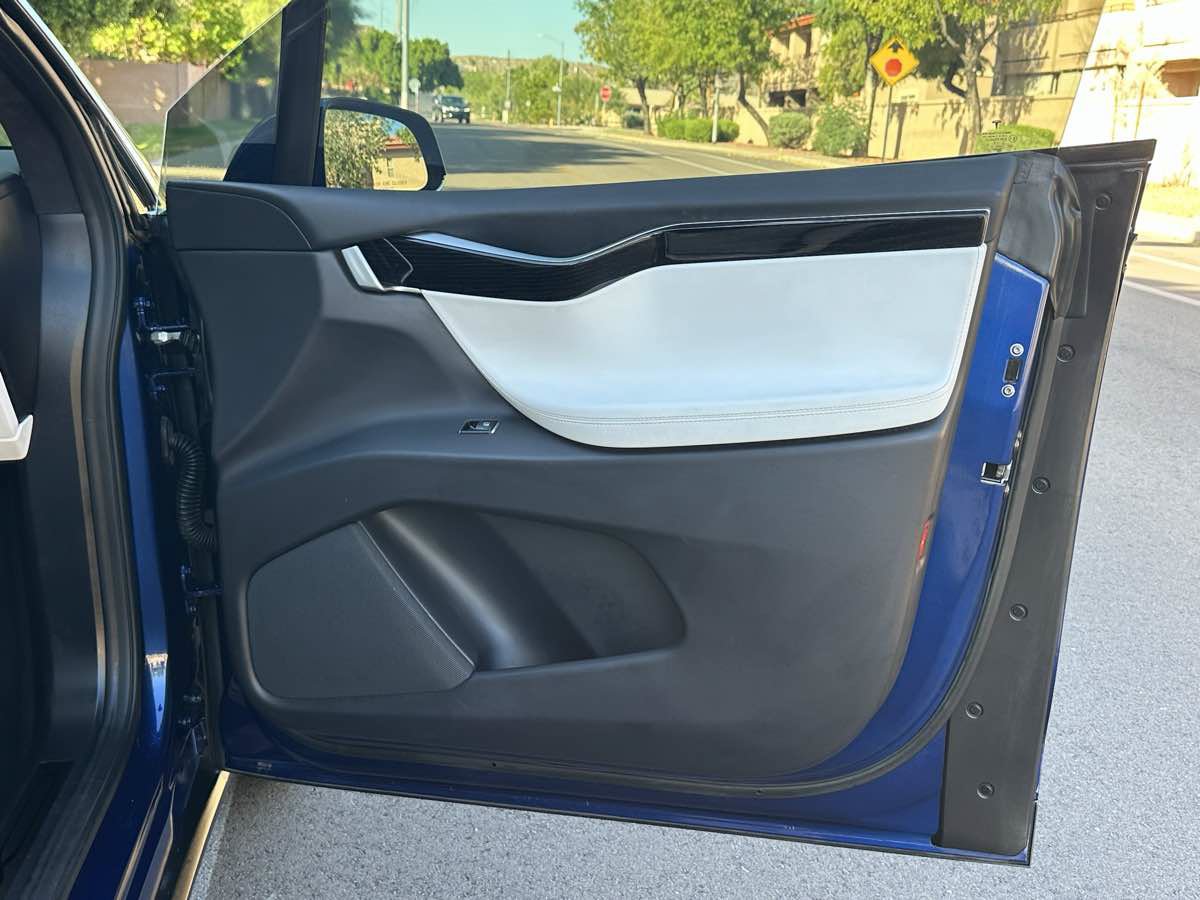 Used 2018 Tesla Model X 100D AWD/4WD image 49
