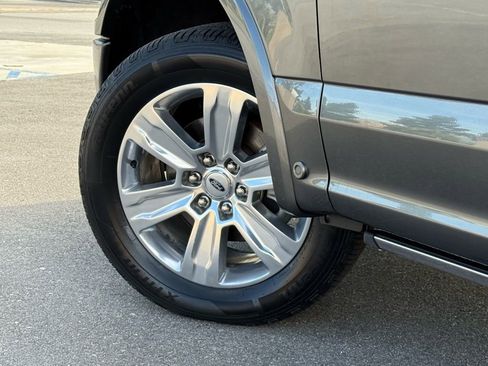 Certified 2019 Ford F150 Platinum w/ Equipment Group 701A Luxury image 16