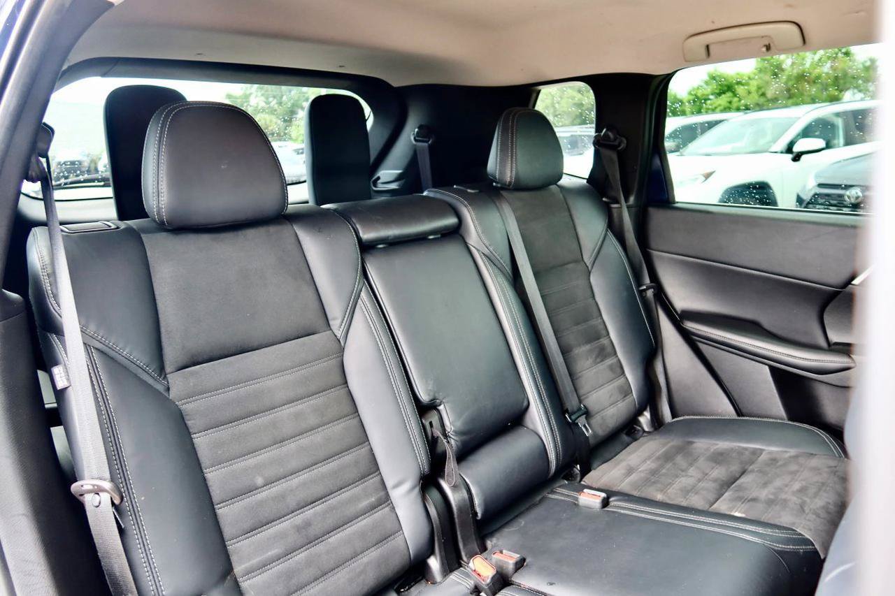 Used 2022 Mitsubishi Outlander SE FWD image 30