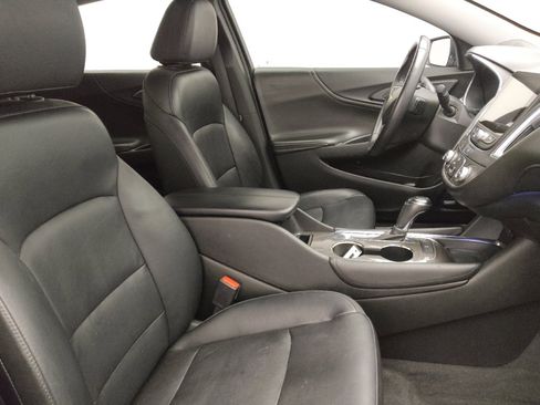 Used 2017 Chevrolet Malibu LT w/ Leather Package image 21