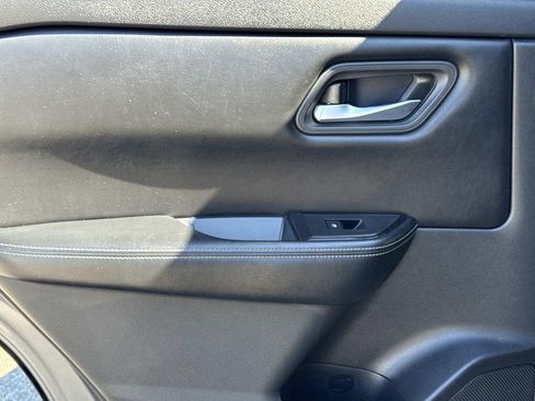 Certified 2024 Nissan Rogue SV image 14