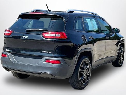 Used 2016 Jeep Cherokee Sport w/ Cold Weather Group FWD image 5