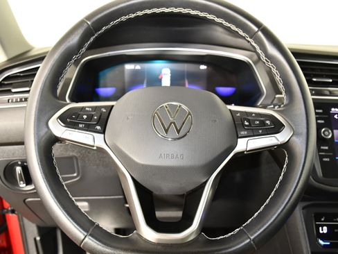 Used 2022 Volkswagen Tiguan SE AWD/4WD image 19