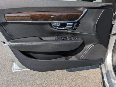 Used 2018 Volvo S90 T5 Momentum w/ Convenience Package AWD/4WD image 8