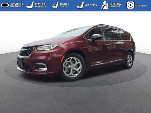 Used 2023 Chrysler Pacifica Limited image 1