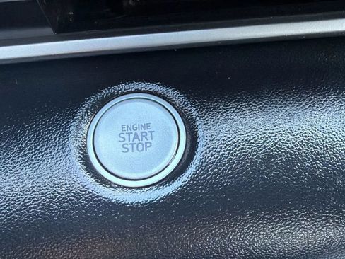 Used 2021 Hyundai Elantra SEL FWD image 34