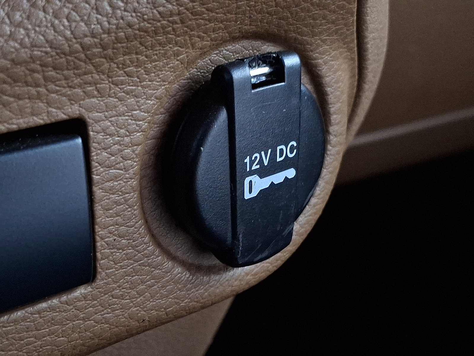 Used 2012 Jeep Wrangler Sahara w/ Connectivity Group AWD/4WD image 21