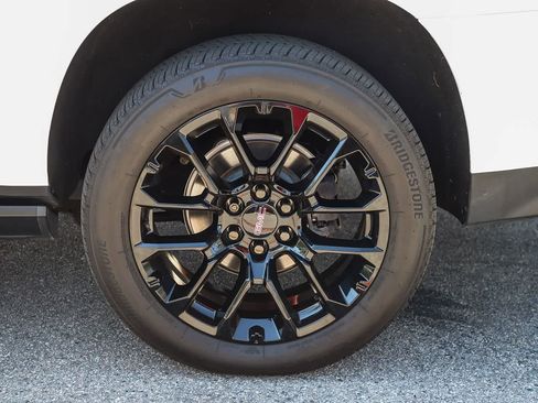 Used 2022 GMC Yukon XL Denali AWD/4WD image 12