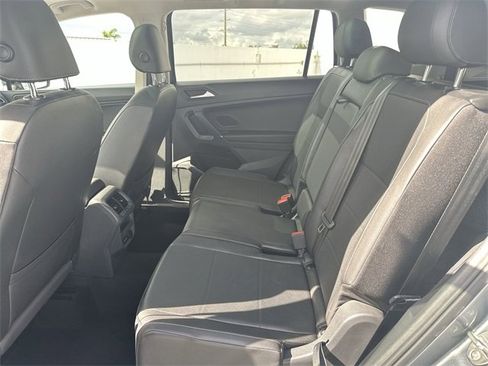 Used 2020 Volkswagen Tiguan SEL image 27