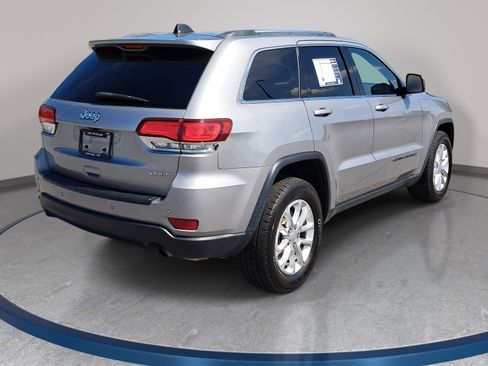 Used 2021 Jeep Grand Cherokee Laredo RWD image 5