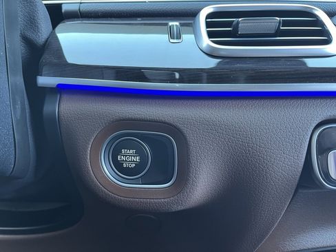 Certified 2025 Mercedes-Benz GLE 450e 4MATIC image 18