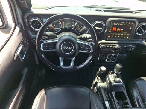 Used 2022 Jeep Wrangler Unlimited Sahara AWD/4WD image 25
